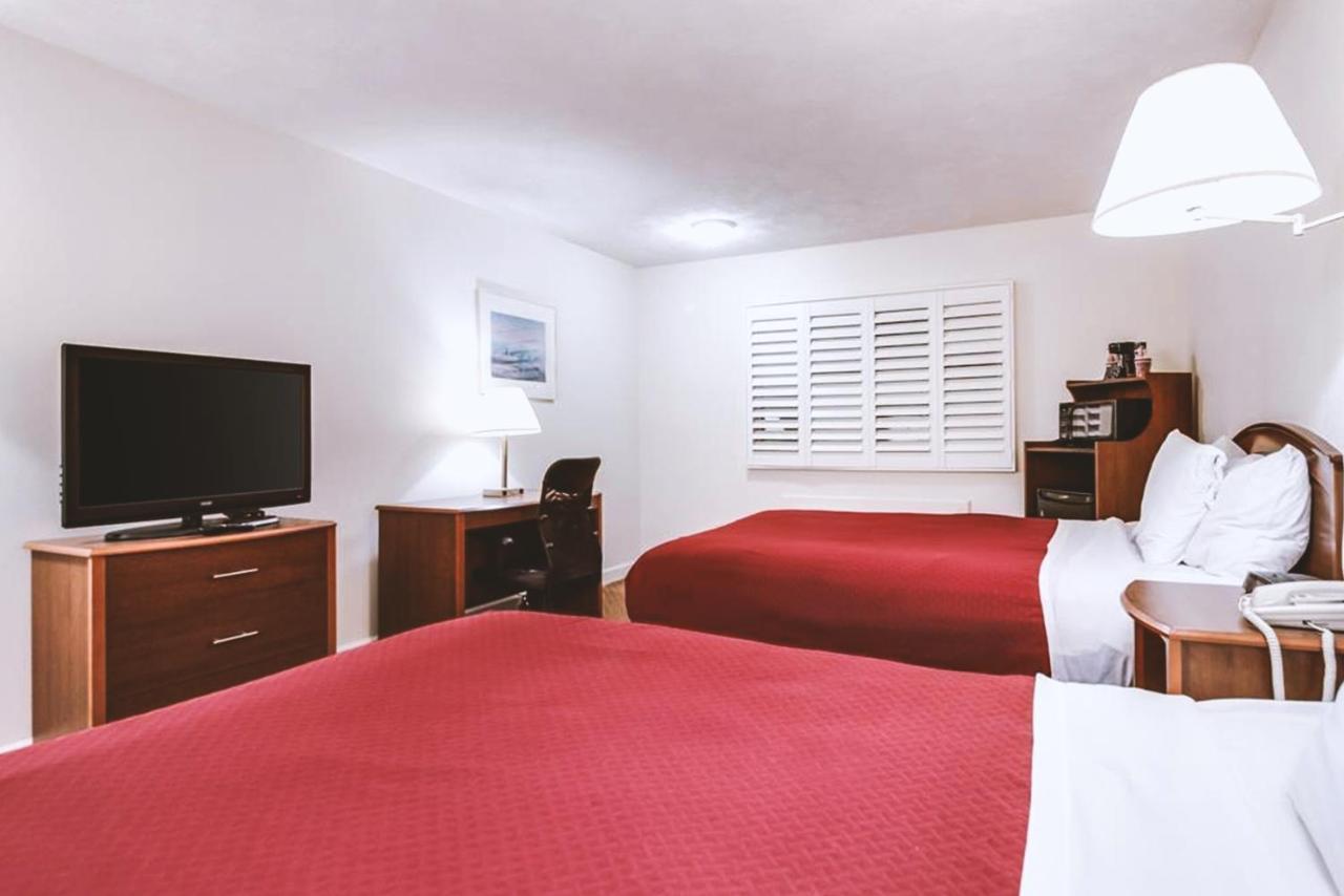 Sky-Palace Inn & Suites Mccook 外观 照片